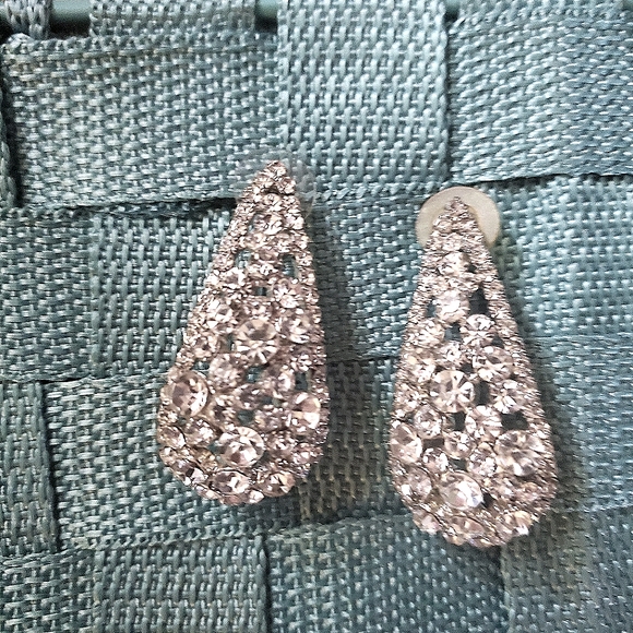 Earings - Picture 3 of 5